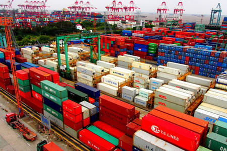 China\'s Q1 exports up 14.8%, imports up 31.1%