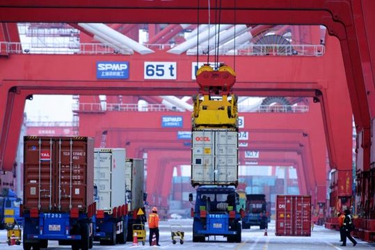 China\'s exports up 11.2%, imports up 14.7% in July